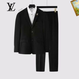 Picture of LV SweatSuits _SKULVM-3XL25tn6529226